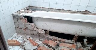 Демонтаж ванны в Белой Калитве от Мастер24 — быстро, недорого, вывоз старой ванны от 1037 руб.